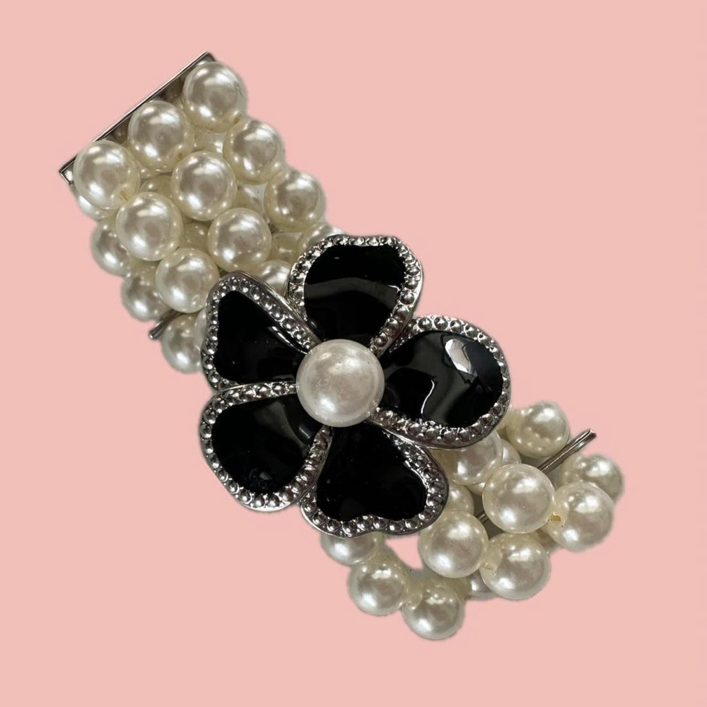 Chunky Pearl Cuff – Black Flower Centerpiece